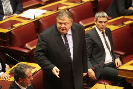 Βενιζέλος: Ερχεται ριζοσπαστική λύση για τα κόκκινα δάνεια