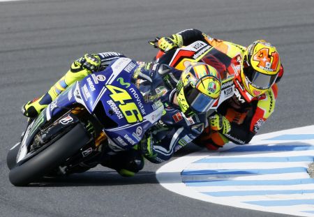 Στα γήπεδα και στην TV