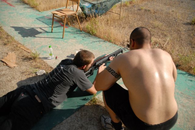 Εκπαίδευση στα όπλα από τη Χρυσή Αυγή | tovima.gr