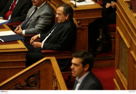 Δεν προβλέπεται πρόσκληση Σαμαρά προς Τσίπρα