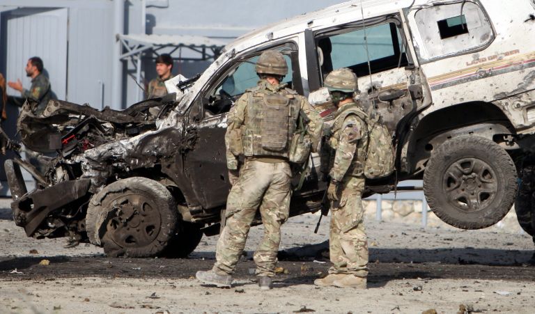 Πολύνεκρη ενέδρα των Ταλιμπάν στο Αφγανιστάν | tovima.gr