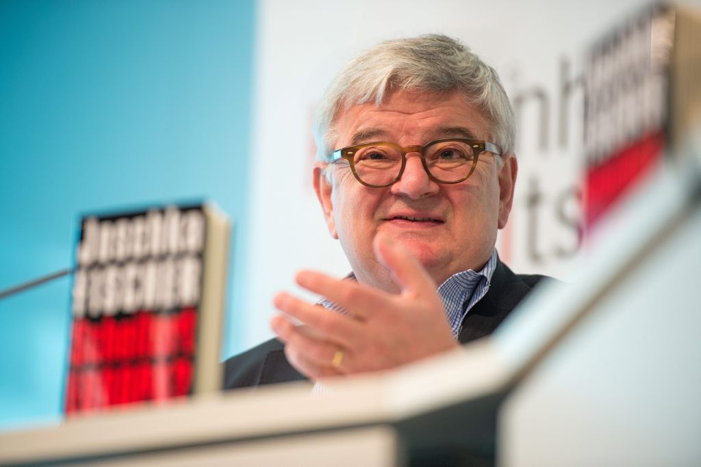 Deutsche Welle: Θα έρθει τελικά και νέο κούρεμα χρέους