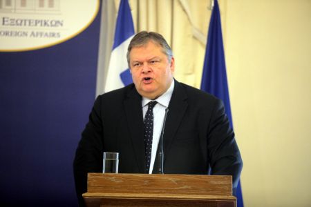 Βενιζέλος: Εναντίον μας οι αγορές λόγω μικροκομματικών αψιμαχιών