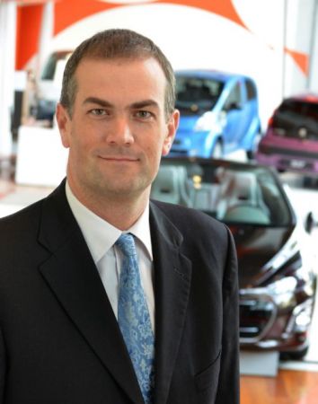 O Mr. Peugeot ανοίγει τα χαρτιά του