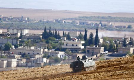 Νταβούτογλου: Κλείνει το μάτι στους τζιχαντιστές