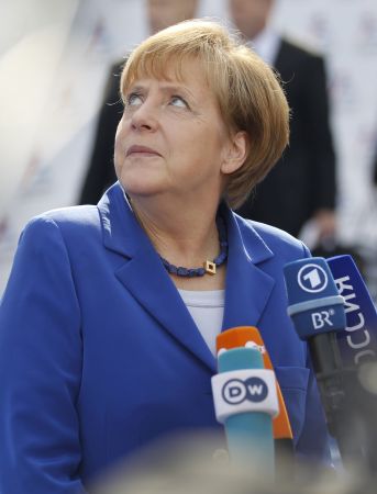 Η Μέρκελ προειδοποιεί τη Ρωσία με επιβολή σκληρότερων κυρώσεων