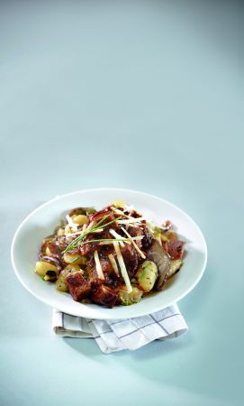 Μοσχαρίσια ουρά μπρεζέ με νιόκι