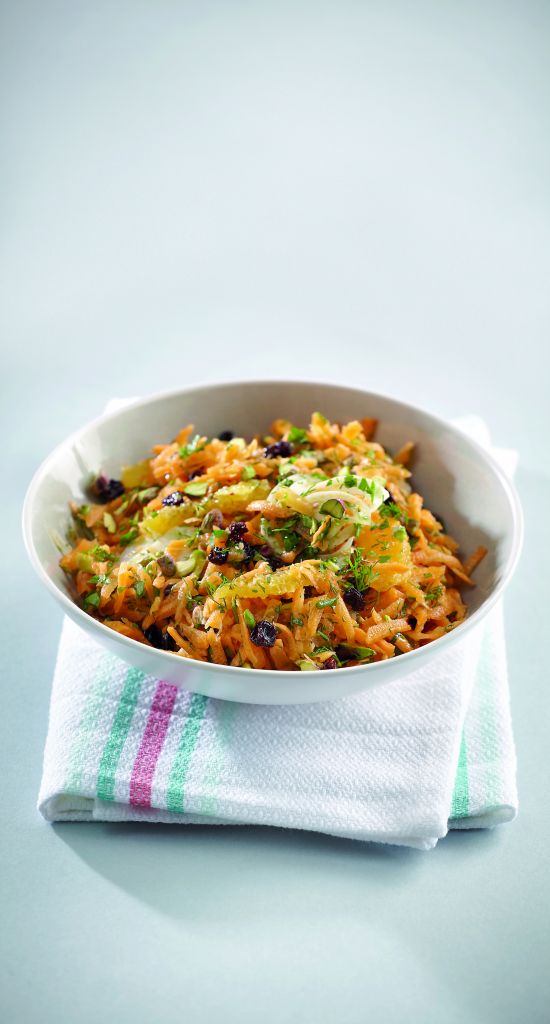 Καροτοσαλάτα με φιστίκια Αιγίνης και πορτοκάλι