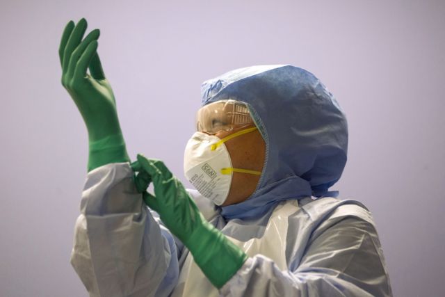 Εκβιαστές απειλούν ότι θα σπείρουν τον ιό Εμπολα στην Τσεχία