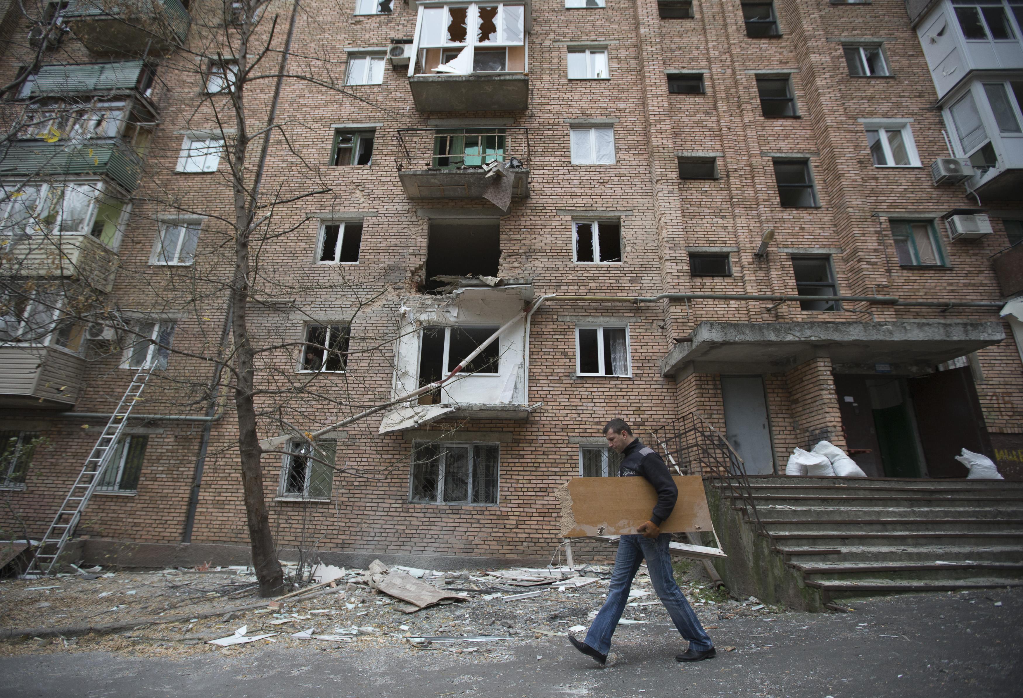 Καταγγελίες για χρήση βομβών διασποράς από Ουκρανούς-φιλορώσους