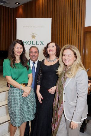 Σίβυλλα alert! Ένας «αλλιώτικος» κόσμος κυκλοφορεί στην Κηφισιά…