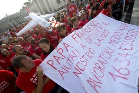 Πάπας: Καμία οικογένεια δεν πρέπει να μείνει χωρίς δουλειά