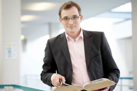 Αντρέας Ρέντερ: «Η Γερμανία παλεύει ακόμη να βρει τον ρόλο της στην Ευρώπη»