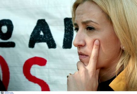Η Ρένα Δούρου ψήφισε τον προϋπολογισμό Σγουρού παρά τις αντιδράσεις