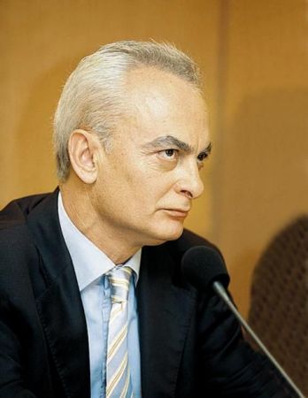 Πέθανε ο δημοσιογράφος Τριαντάφυλλος Δραβαλιάρης