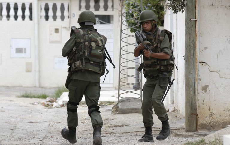 Τυνησία: Πέντε γυναίκες νεκρές από έφοδο αστυνομικών σε σπίτι | tovima.gr