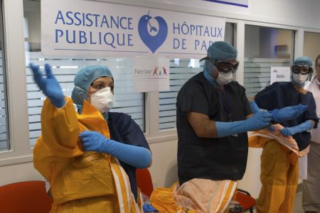 Σε νοσοκομείο στο Παρίσι εργαζόμενος του ΟΗΕ με Εμπολα