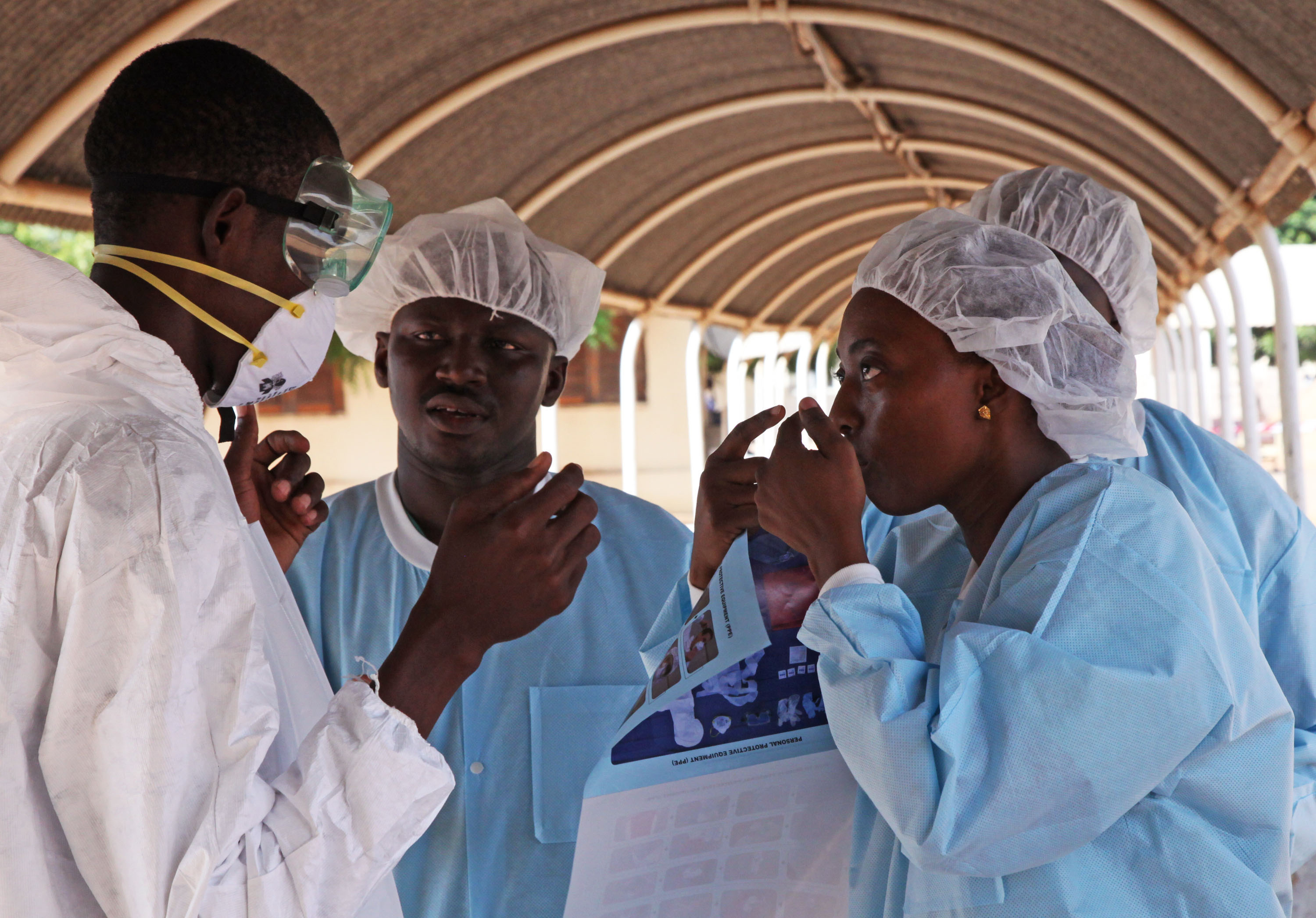 ΠΟΥ: Στους 6.583 οι νεκροί του ιού Έμπολα