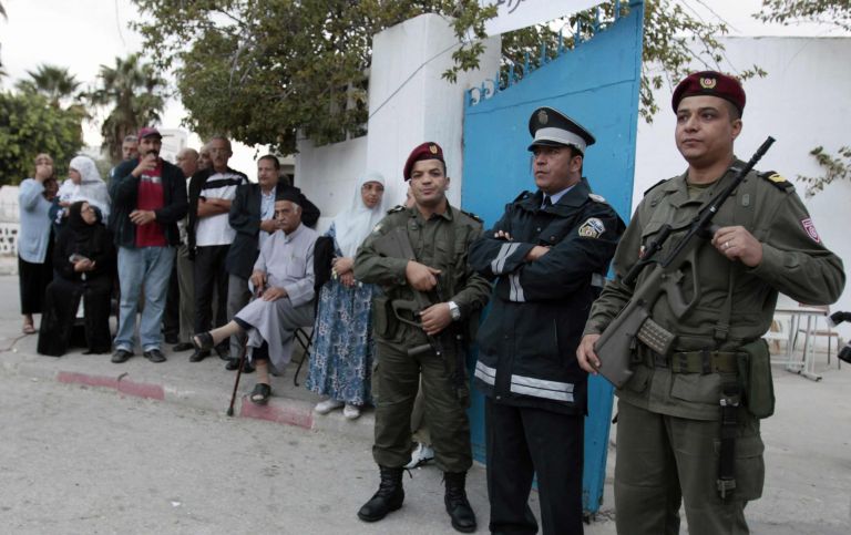 Τυνησία: Ανοιξαν οι κάλπες για τις βουλευτικές εκλογές | tovima.gr