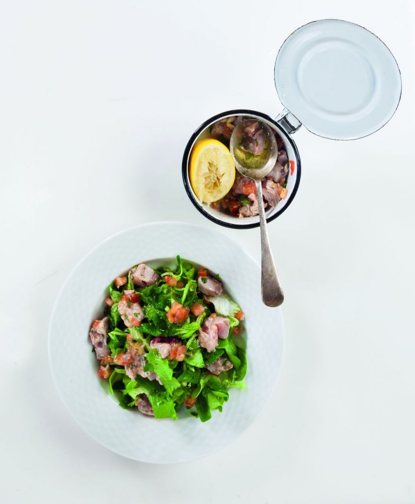 Μαριναρισμένος τόνος με κόλιαντρο και πορτοκάλι 