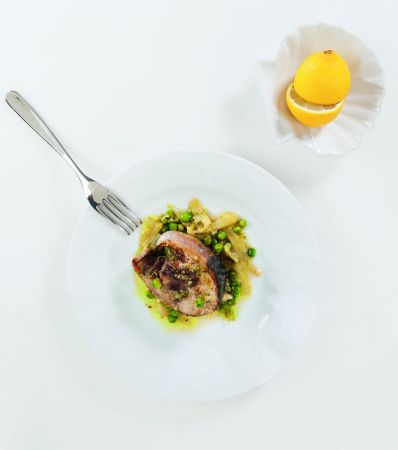 Τόνος με αρακά, λεμόνι και μάραθο 