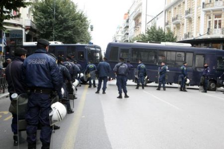 ΝΔ – ΣΥΡΙΖΑ μαλώνουν και για τον ρόλο της Αστυνομίας