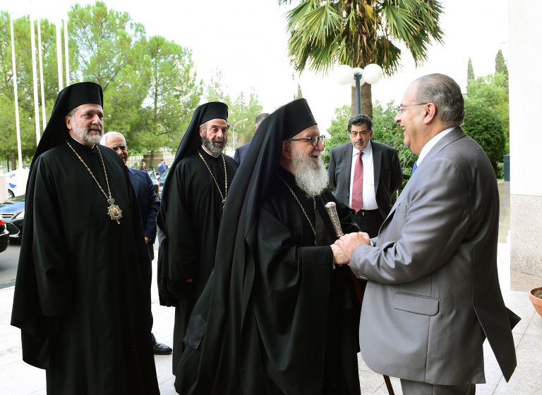 Επίσκεψη στην Κύπρο πραγματοποιεί ο αρχιεπίσκοπος Αμερικής, Δημήτριος | tovima.gr