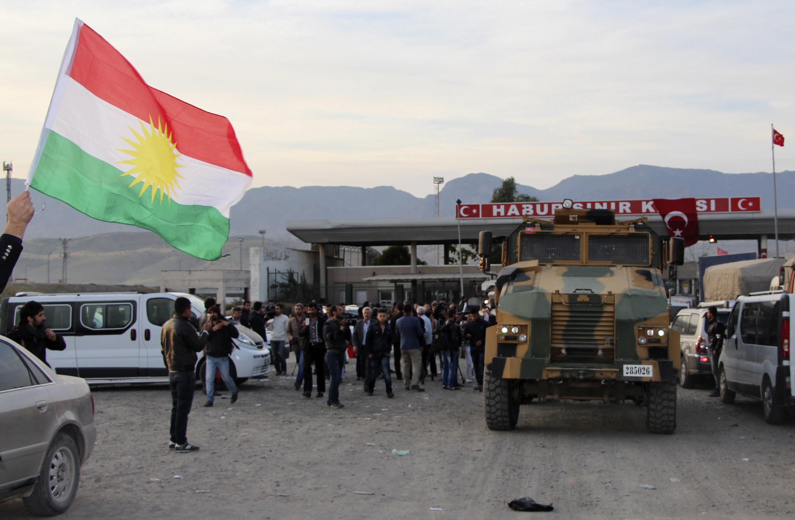 Υποδοχή ηρώων για τους Πεσμεργκά στην Τουρκία από τους Κούρδους