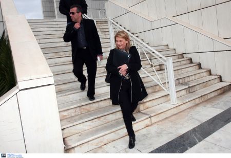 Βούλτεψη: Δηλητηριάζουν την πολιτική ζωή οι καταγγελίες περί «κουμπαρά»