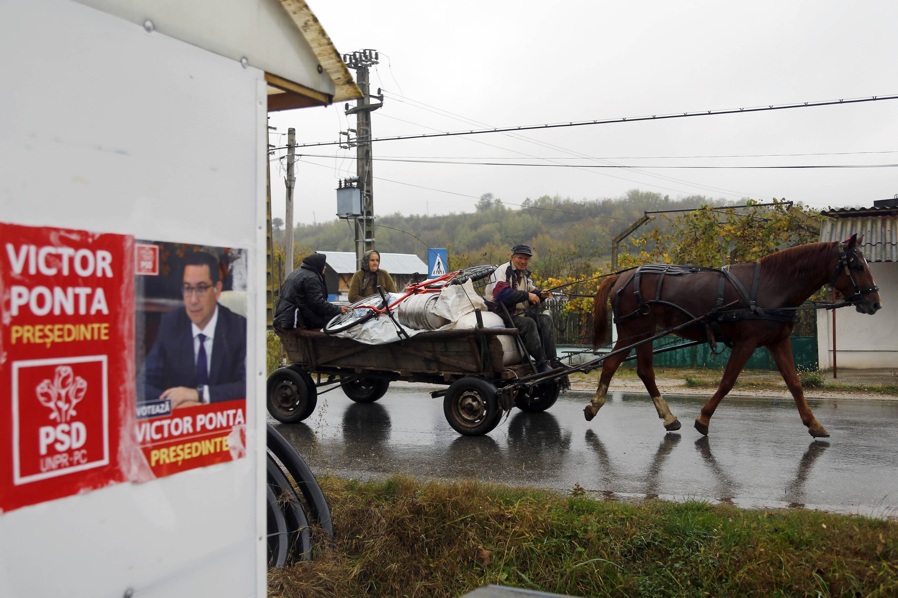 Προεδρικές εκλογές διεξάγονται την Κυριακή στη Ρουμανία
