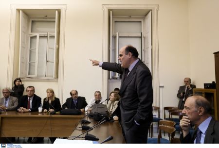 ΕΚΠΑ: Πειθαρχική και ποινική δίωξη εναντίον των εισβολέων φοιτητών