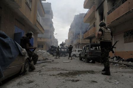 Με ανεξαρτησία της ανατολικής Λιβύης απειλούν οι αντάρτες