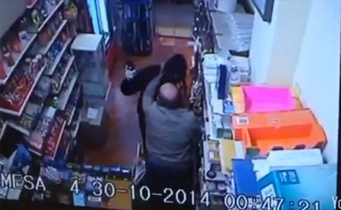 «Μάχη» με ληστή έδωσε ιδιοκτήτης καταστήματος στην Καλλιθέα