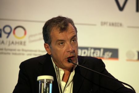 Θεοδωράκης: Οχι δάνεια σε «νεκρές» επιχειρήσεις