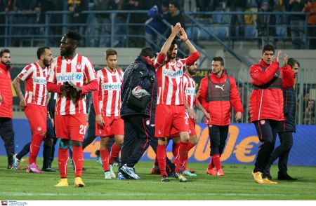 Στα γήπεδα και στην TV