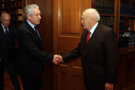 Συμβούλιο αρχηγών για χρέος ζήτησε ο Κουβέλης από Παπούλια