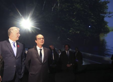 Νέο ρεκόρ χαμηλής δημοτικότητας για τον Ολαντ