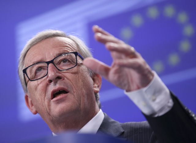 Juncker rules out the possibility of a Greek default and Grexit
