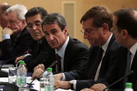 Τριμερής συμφωνία για τον αριθμό των εισακτέων το 2015-16