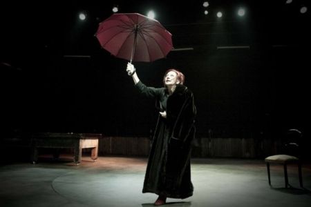 Ευτυχής, νικήτρια και κυρία