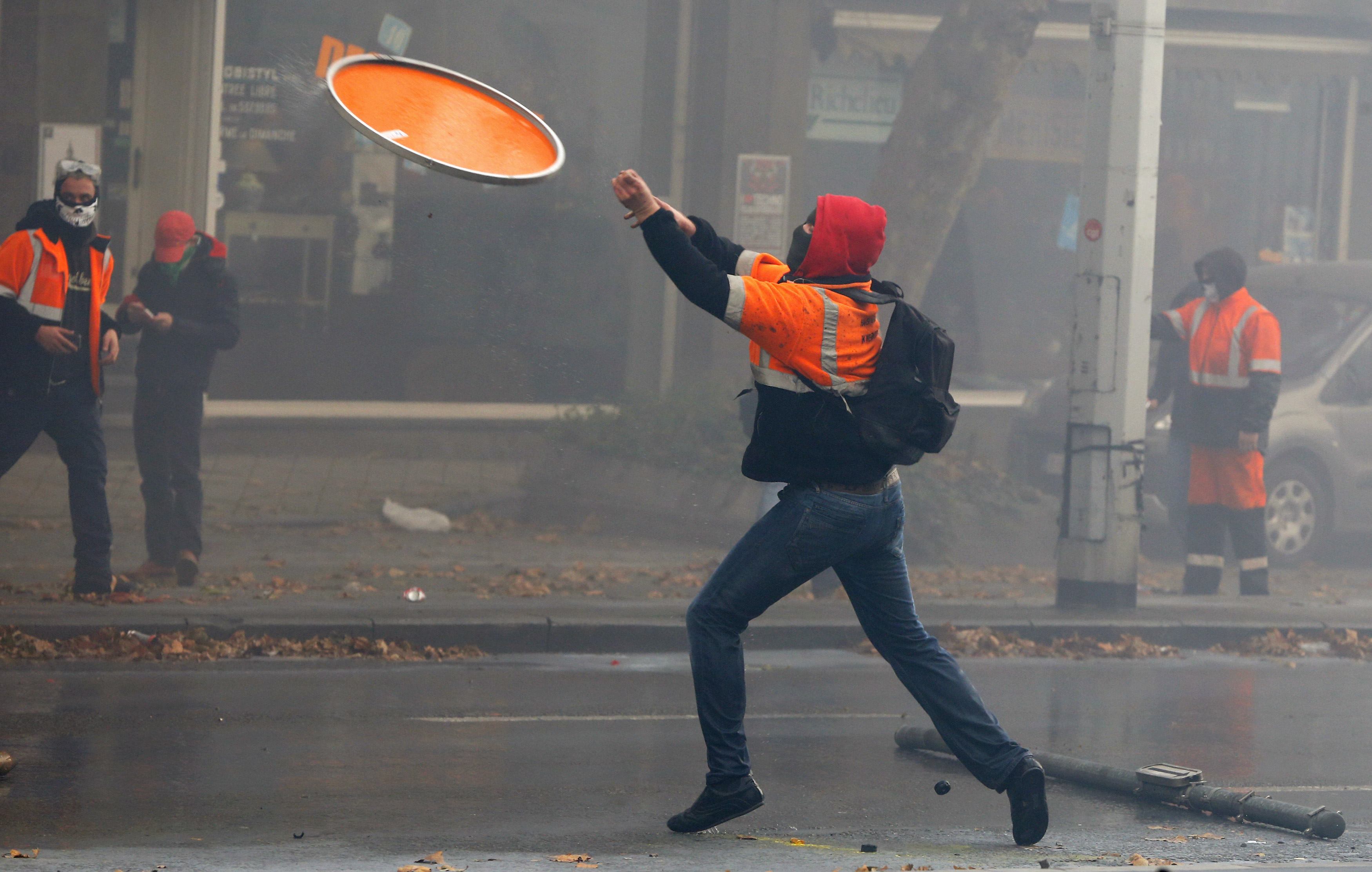 Διαδηλώσεις κατά τις λιτότητας με τραυματίες στις Βρυξέλλες