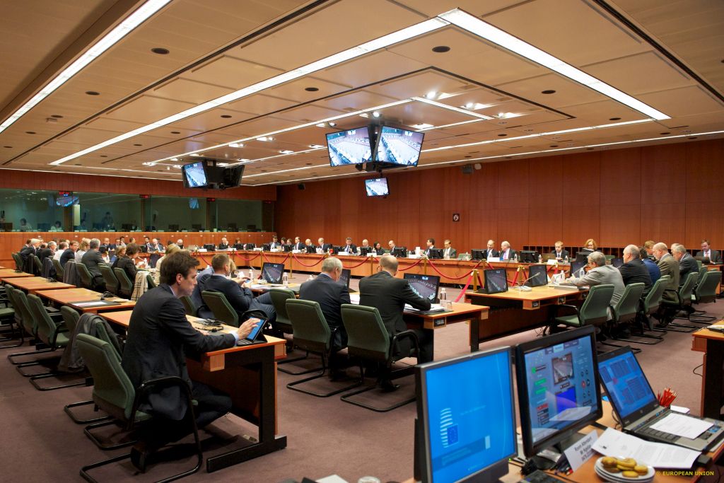 Bloomberg : Το ζήτημα της Ελλάδας στο επίκεντρο του Eurogroup
