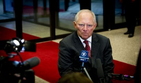 Σόιμπλε:«Η Κομισιόν πρέπει να έχει δικαίωμα βέτο σε εθνικούς προϋπολογισμούς»