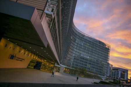 Κομισιόν: 23 ενέργειες για απασχόληση, ανάπτυξη και επενδύσεις