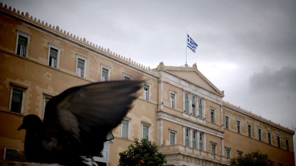 Σκληρή η υποδοχή των αποφάσεων του Eurogroup από την αντιπολίτευση