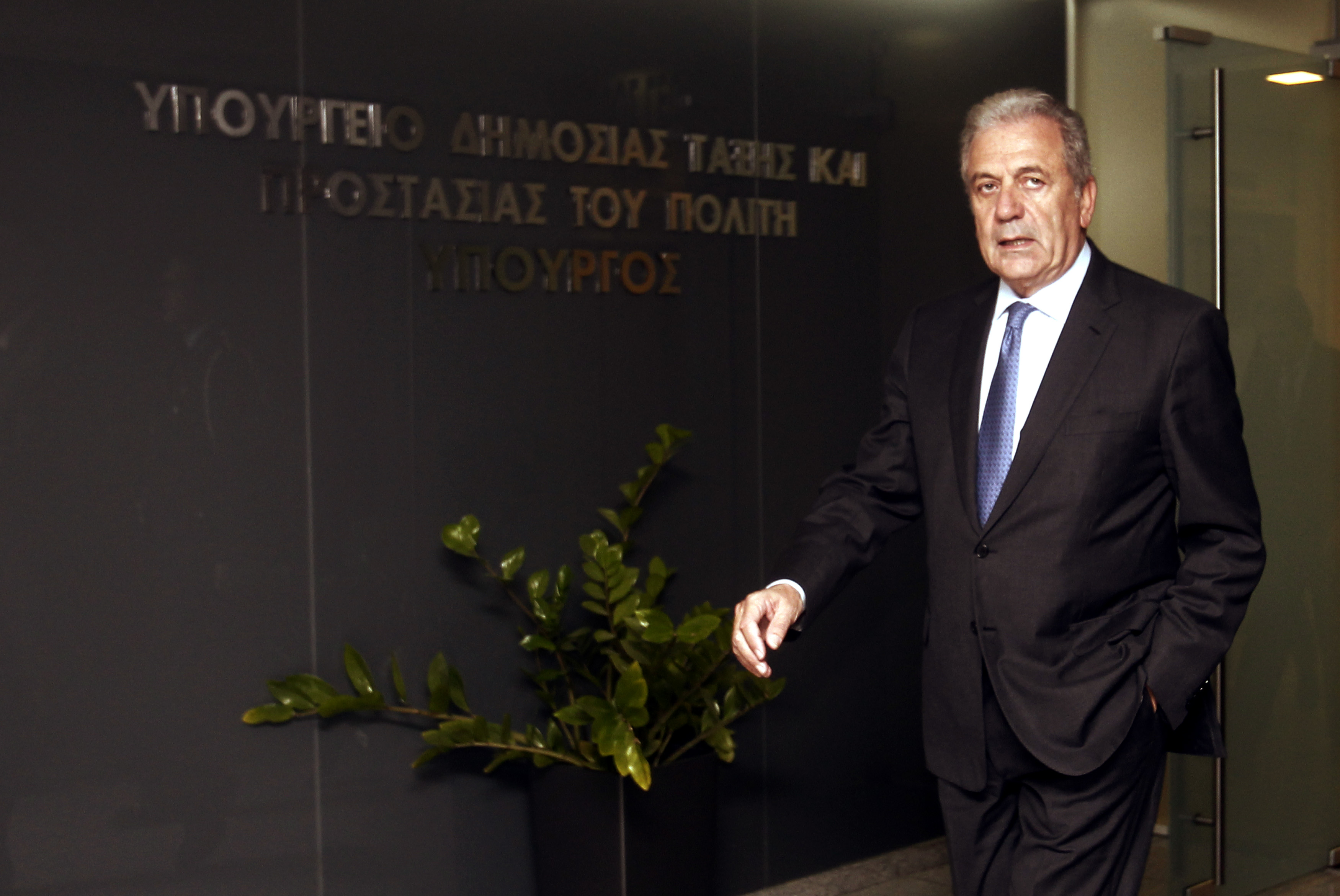 Αβραμόπουλος: Τηρούμε πλήρως τις δεσμεύσεις μας για τους πρόσφυγες