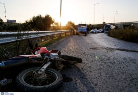 Αυτόπτες μάρτυρες για δυο δυστυχήματα αναζητά η Τροχαία
