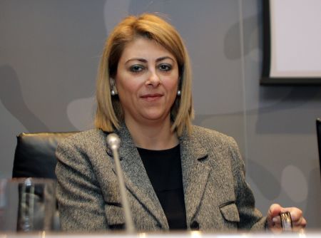 Κ.Σαββαΐδου:Απρόθυμη να παραιτηθεί – Αυξάνει τις πιέσεις η κυβέρνηση