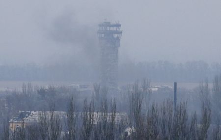 Κίεβο: Rωσικές δυνάμεις επιχειρούν στο αεροδρόμιο του Ντονέτσκ