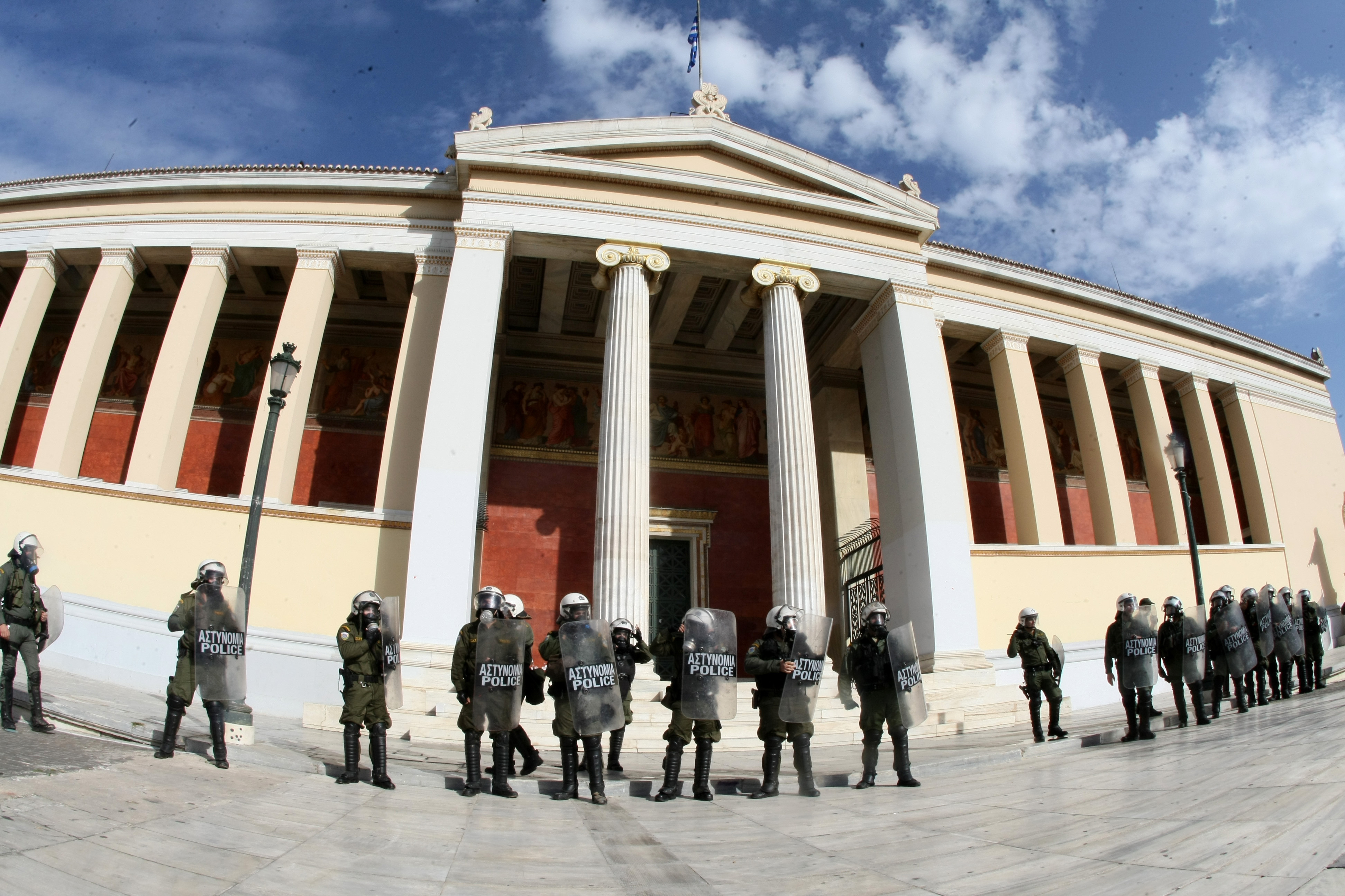 Διάκριση ελληνικών πανεπιστημίων στις επιστημονικές δημοσιεύσεις